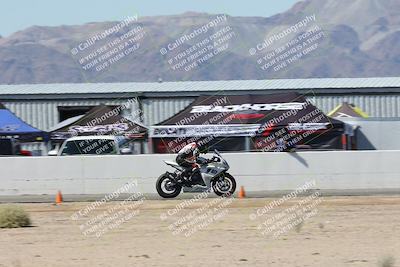 media/Oct-05-2025-CVMA (Sun) [[beeef4f201]]/Race 10-Formula Lightweight Twins Shootout/
